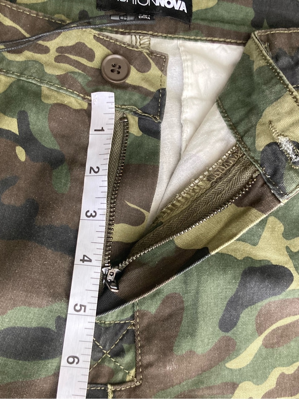 Fashion Nova Women's Green Camo Wide-Leg Cargo Pants - Picture 4 of 13